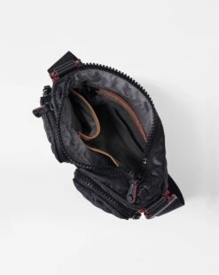 Black Small Mia -TRAVELPRO Sales 1376x1590 220330 A3