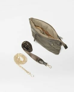 Magnet Madison Flat Crossbody -TRAVELPRO Sales 1413b1942 A3