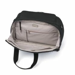 Travelpro® Essentials™ 2-in-1 Travel Tote & Cooler -TRAVELPRO Sales 40218BL01 interior aac17caa 181b 4ab6 9de2 deb0c0f511a4